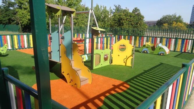 De alguna manera atributo cortador Sevilla estrena nueva zona de juegos infantiles y una pista deportiva -  Parques Infantiles Inclusivos