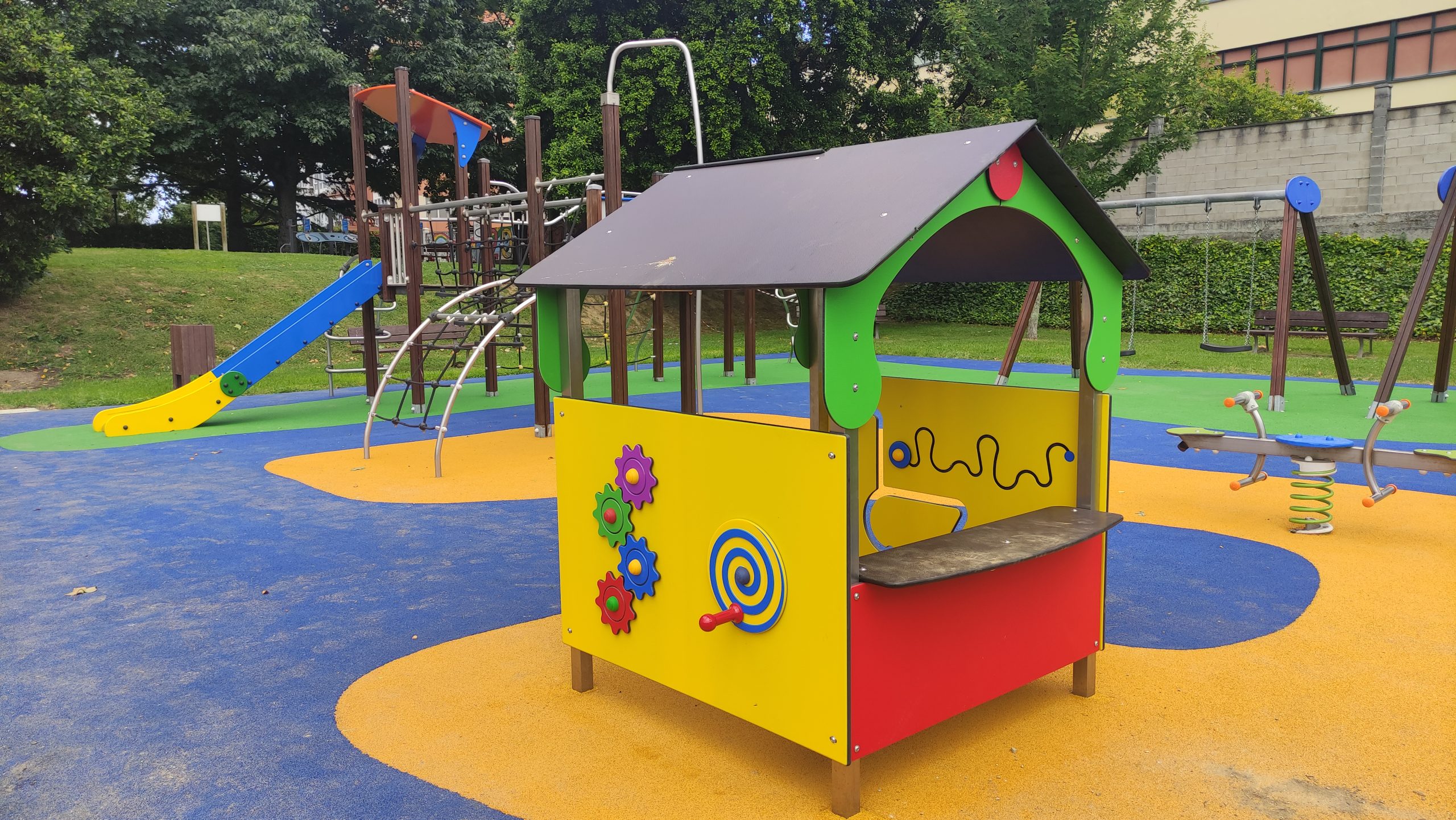 Renovado el parque infantil de la calle Juan de Austria en Caranza