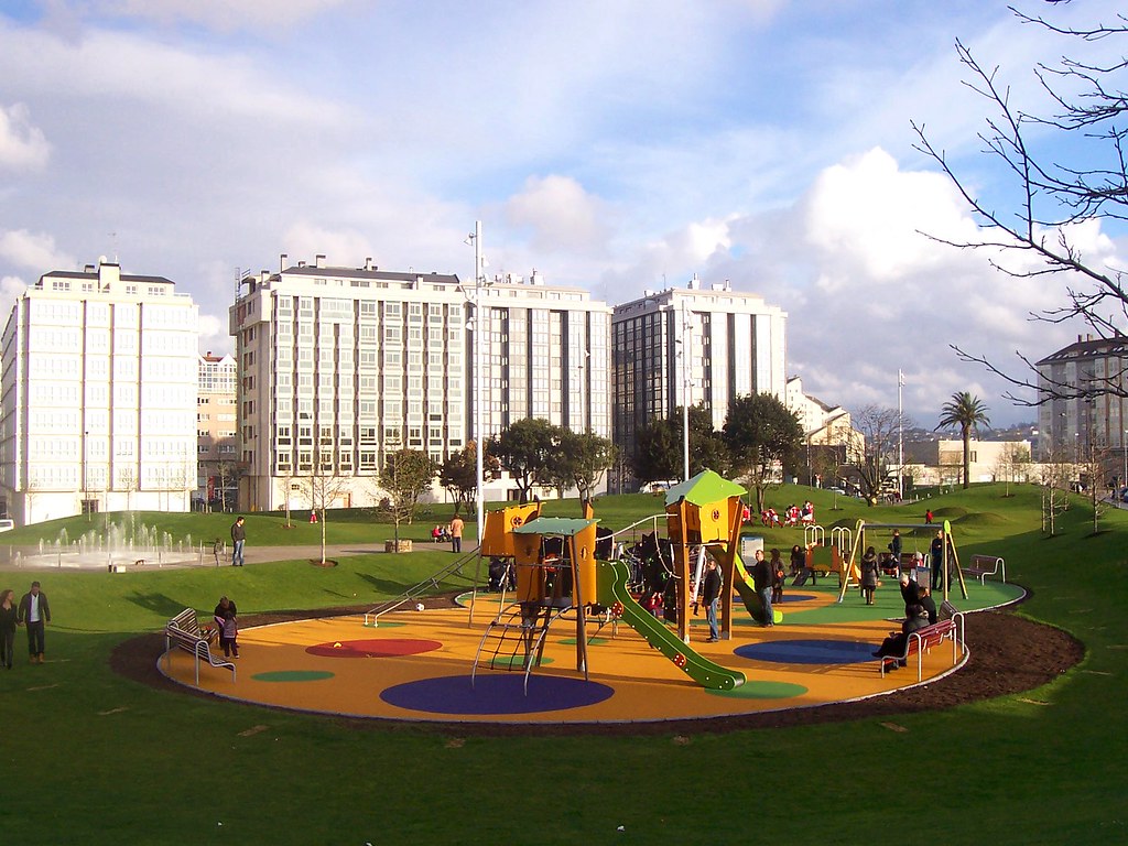 Parque infantil inclusivo arriba a Aragón con el pesquero ibicenco - Parques  Infantiles Inclusivos